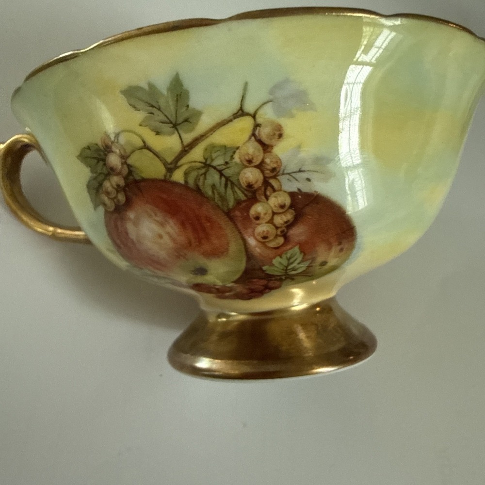 HAMMERSLEY & Co fruit Pineapple Tea Cup signed 4667 ( No Saucer)